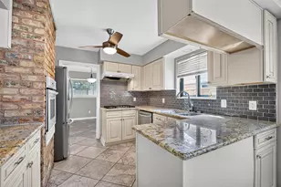 6038 Cartagena St, Houston, TX 77035 - Photo 15