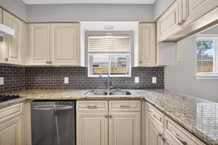 6038 Cartagena St, Houston, TX 77035 - Photo 17
