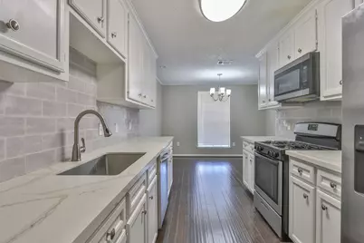 506 Castlelake Drive, Friendswood, TX 77546 - Photo 5