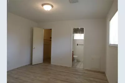 2008 Williamsburg Court N, League City, TX 77573 - Photo 9