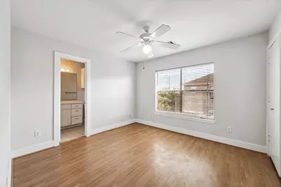 9710 Riddlewood Lane, Houston, TX 77025 - Photo 15