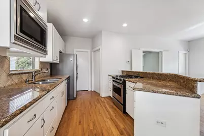 9710 Riddlewood Lane, Houston, TX 77025 - Photo 11