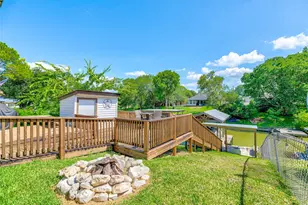 278 Shelter Cove Dr, Livingston, UT 77351 - Photo 17