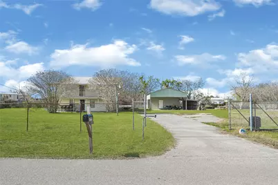 610 12th Street, San Leon, TX 77539 - Photo 1