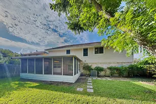 10514 Wayward Wind Ln, Houston, TX 77064 - Photo 15