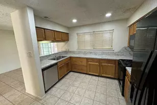 10514 Wayward Wind Ln, Houston, TX 77064 - Photo 5