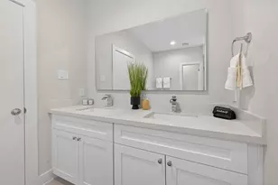 833 Dorchester St St, Houston, TX 77022 - Photo 25