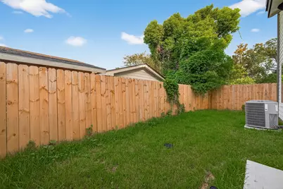 833 Dorchester St Street #E, Houston, TX 77022 - Photo 43
