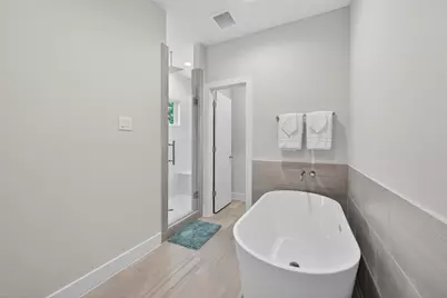 833 Dorchester St Street #E, Houston, TX 77022 - Photo 23