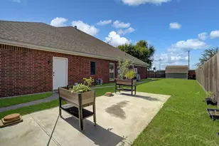 20 Chuckwagon Ct, Angleton, TX 77515 - Photo 37