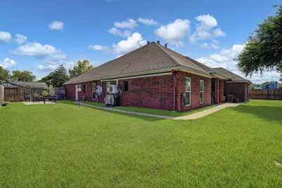 20 Chuckwagon Court, Angleton, TX 77515 - Photo 37