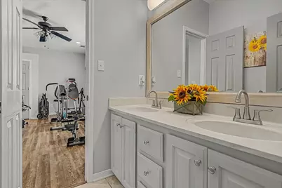 20 Chuckwagon Court, Angleton, TX 77515 - Photo 23