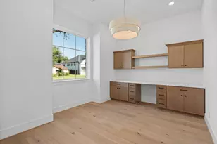 8021 Turquoise Ln, Houston, TX 77055 - Photo 7