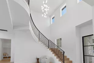 8021 Turquoise Ln, Houston, TX 77055 - Photo 5