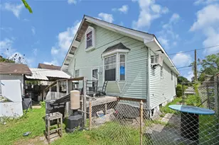 1166 Luzon St, Houston, TX 77009 - Photo 7