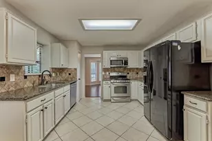 2 Village Knoll Pl, The Woodlands, TX 77381 - Photo 21