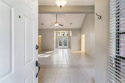 2 Village Knoll Place, The Woodlands, TX 77381 - Photo 5