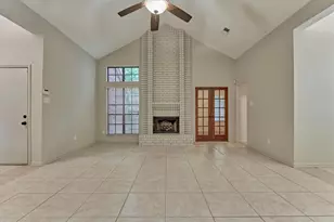 2 Village Knoll Pl, The Woodlands, TX 77381 - Photo 11