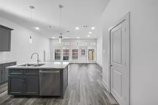 7242 St Augustine St, Houston, TX 77021 - Photo 5