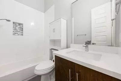 904 W 25th Street #D, Houston, TX 77008 - Photo 7