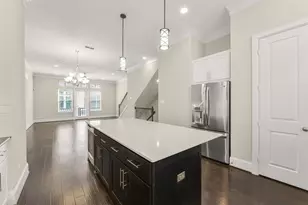 734 N Shepherd Dr, Houston, TX 77007 - Photo 9