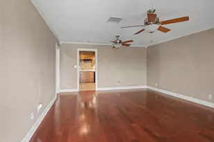 7213 Youpon Dr, Galveston, TX 77551 - Photo 5