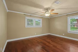 7213 Youpon Dr, Galveston, TX 77551 - Photo 17