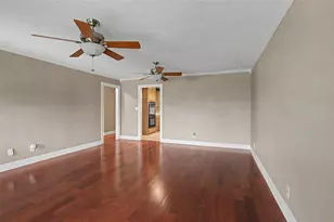 7213 Youpon Dr, Galveston, TX 77551 - Photo 9