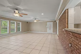 7213 Youpon Dr, Galveston, TX 77551 - Photo 15