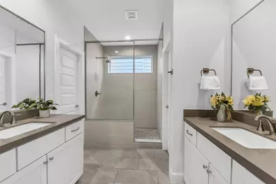 2804 Grand Fountains Drive #D, Houston, TX 77054 - Photo 17