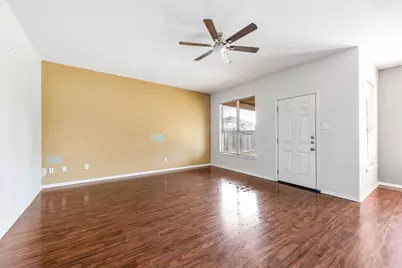 410 Crosby Village Drive, Crosby, TX 77532 - Photo 5