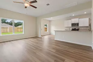 25522 Blooming Hazel Dr, Cleveland, TX 77328 - Photo 3