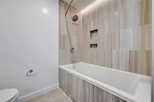 313 W 17th St, Austin, TX 78701 - Photo 5