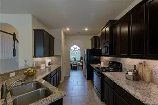 8810 Alicia Dr, Tomball, TX 77375 - Photo 7