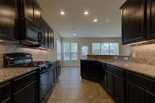 8810 Alicia Dr, Tomball, TX 77375 - Photo 9