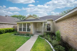 3303 Kempwood Dr, Sugar Land, TX 77479 - Photo 5