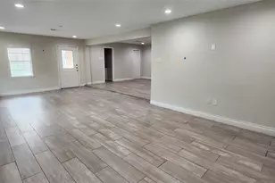5655 Meadow Creek Ln, Houston, TX 77017 - Photo 7