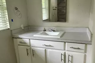 5655 Meadow Creek Ln, Houston, TX 77017 - Photo 11