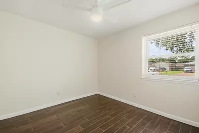 830 Seacliff Drive, Houston, TX 77062 - Photo 11