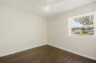 830 Seacliff Dr, Houston, TX 77062 - Photo 11