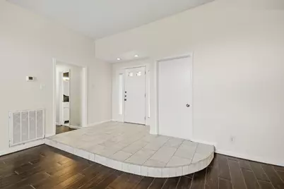 830 Seacliff Drive, Houston, TX 77062 - Photo 3