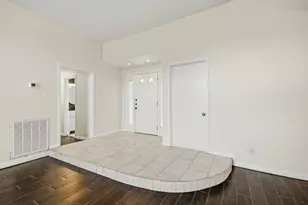 830 Seacliff Dr, Houston, TX 77062 - Photo 3