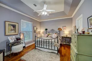 319 W 10th St, Houston, TX 77008 - Photo 9