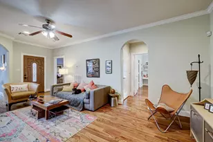 319 W 10th St, Houston, TX 77008 - Photo 3