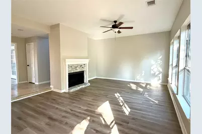 3825 Redbud Drive, La Porte, TX 77571 - Photo 9