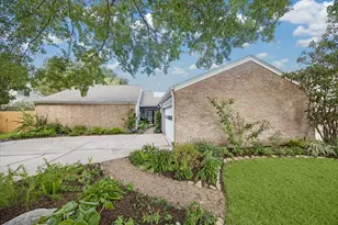 11402 Overbrook Ln, Houston, TX 77077 - Photo 3