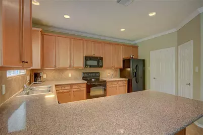 174 Spindle Tree Circle, The Woodlands, TX 77382 - Photo 13
