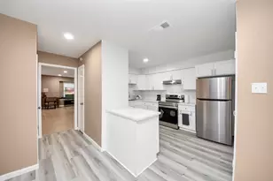 6710 Biggs Ct, Houston, TX 77061 - Photo 17