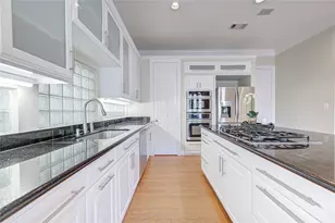 2124 Nantucket Dr, Houston, TX 77057 - Photo 17