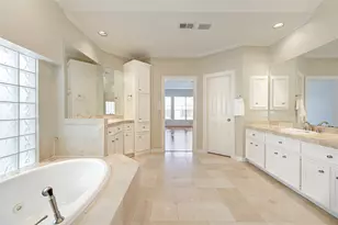 2124 Nantucket Dr, Houston, TX 77057 - Photo 33